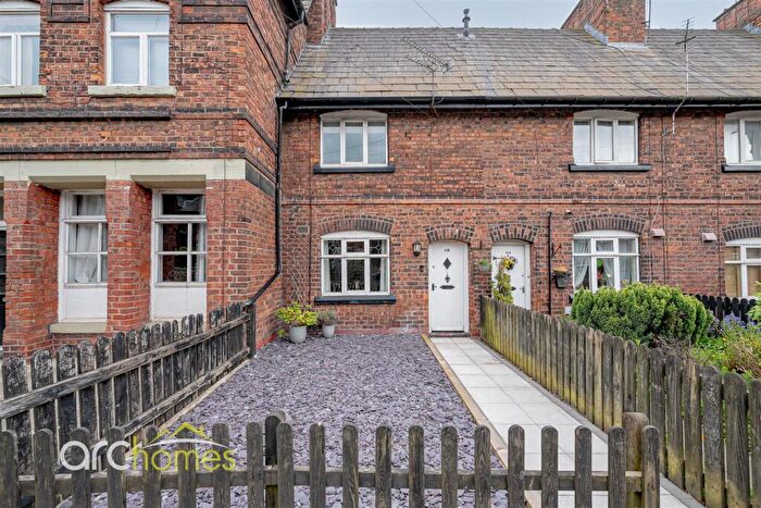 2 Bedroom Terraced House For Sale In Leigh Road, Atherton, Manchester, M46