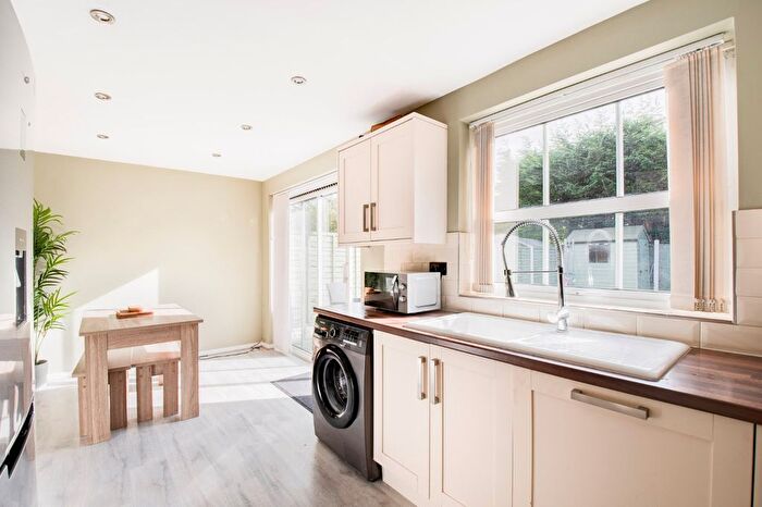 3 Bedroom Terraced House For Sale In Chiltern Close, Halesowen, West Midlands, B63