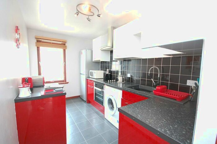 2 Bedroom Flat To Rent In Strawberry Bank Parade, City Centre, Aberdeen, AB11