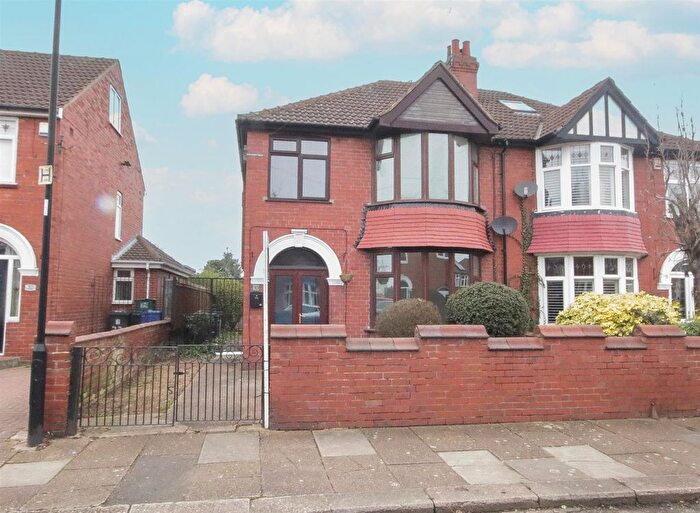 3 Bedroom Semi Detached House For Sale In Sandbeck Road, Doncaster, DN4