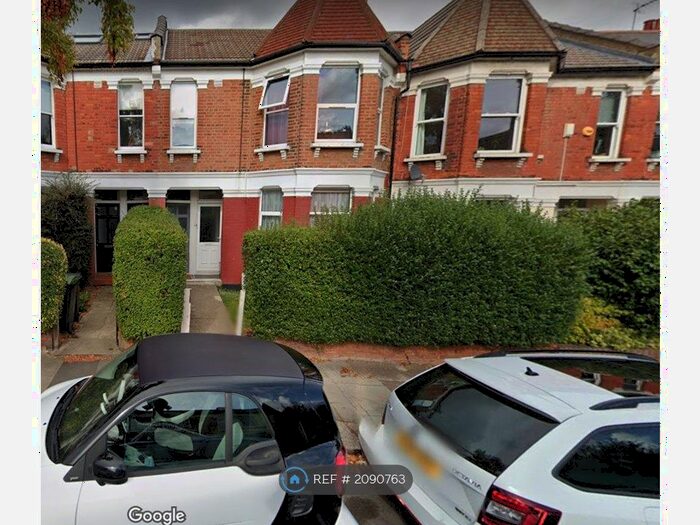 3 Bedroom Flat To Rent In Albert Road, London, N22