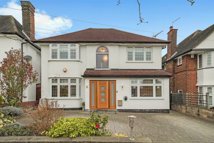 4 Bedroom Detached House To Rent In Pebworth Road, Harrow, HA1