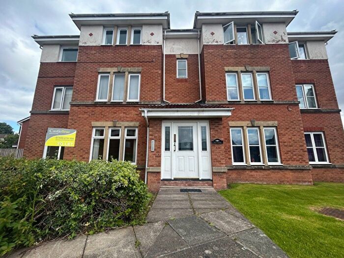 2 Bedroom Flat To Rent In Sir William Wallace Court, Larbert, FK5