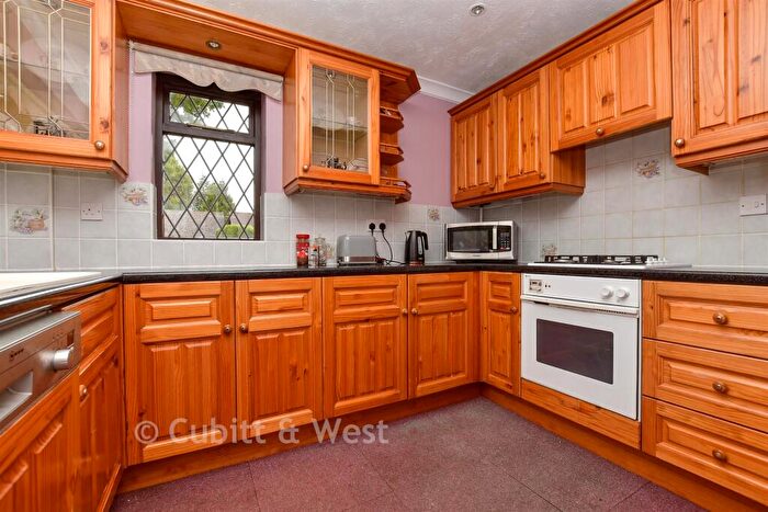 4 Bedroom Detached House For Sale In Penrose Road, Fetcham, Leatherhead, Surrey, KT22