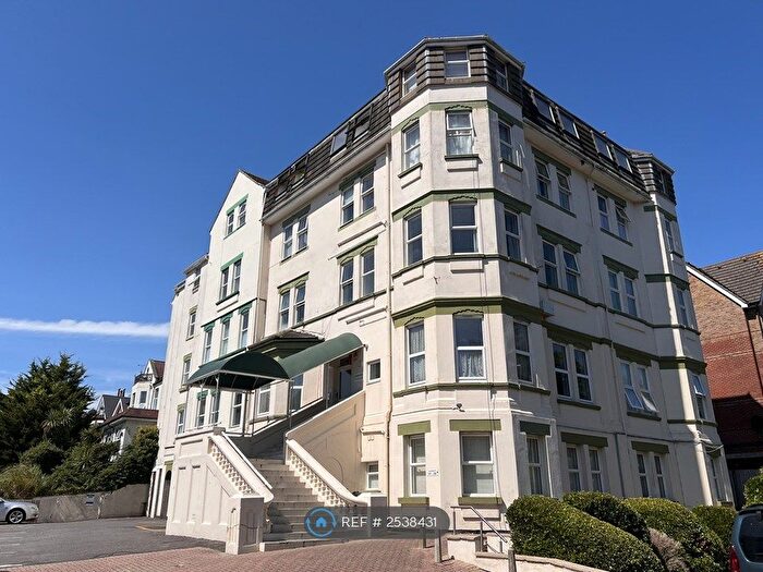 Studio To Rent In Carlton Court, Bournemouth, BH1