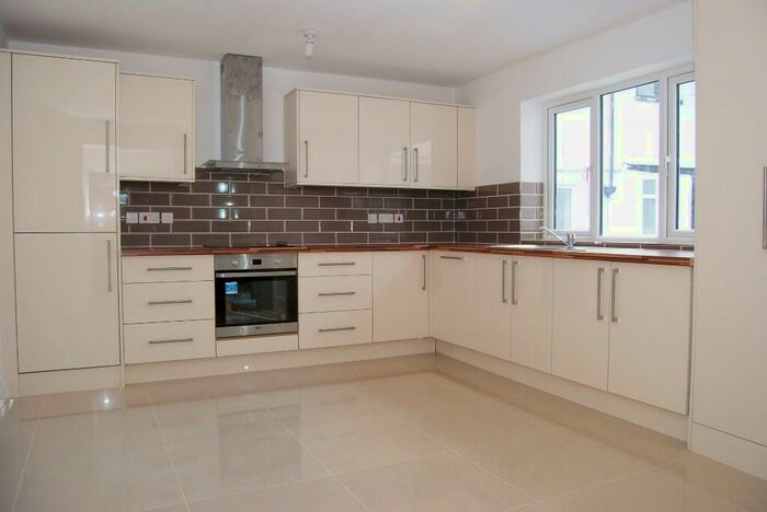 2 Bedroom Terraced House To Rent In Station Road, Amersham, Buckinghamshire, HP7