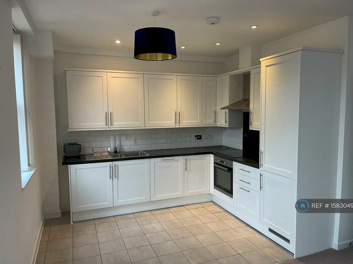 1 Bedroom Flat To Rent In Trinity Court, Wokingham, RG41