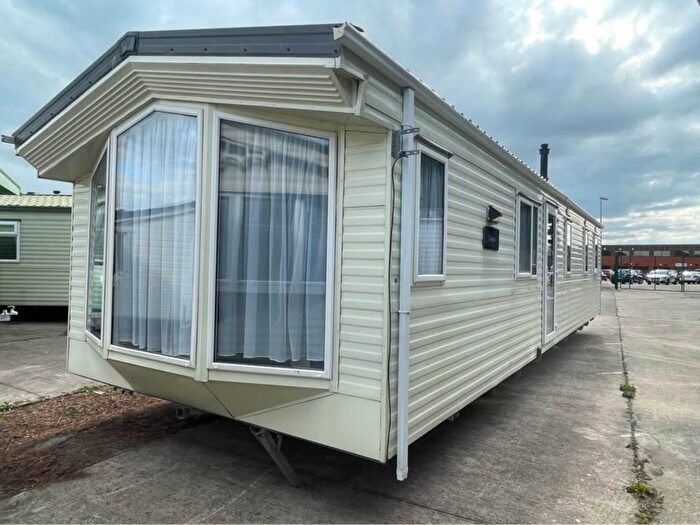 3 Bedroom Mobile/park Home For Sale In Halkyn Street, Holywell, CH8