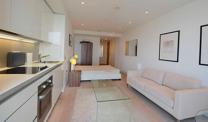 1 Bedroom Flat To Rent In Walworth Road, Elephant And Castle, London, SE1