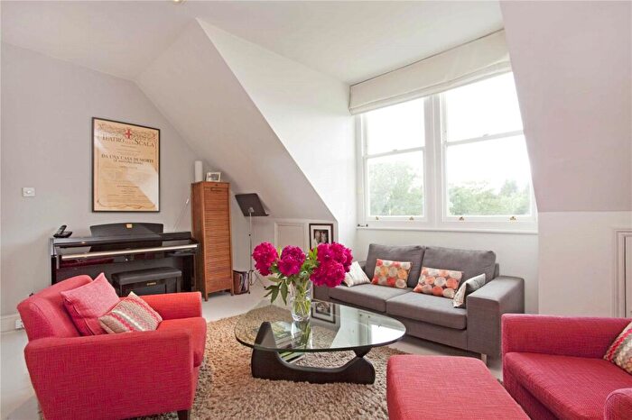 3 Bedroom Flat To Rent In Dartmouth Road, Mapesbury, NW2