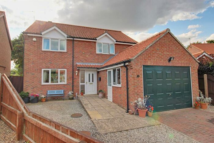 4 Bedroom Detached House For Sale In Beckside Manor, Roos, HU12