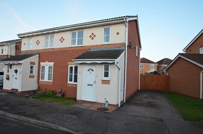 3 Bedroom End Of Terrace House To Rent In The Finches, Sandy, SG19