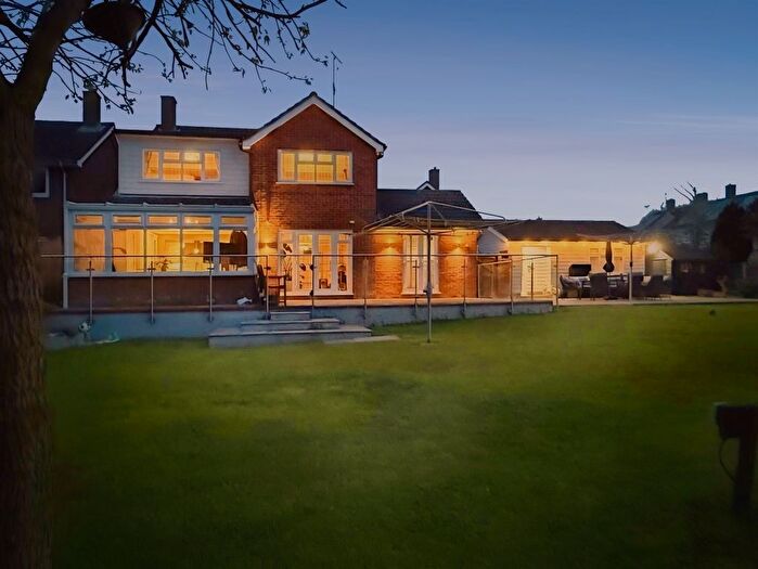 4 Bedroom Detached House For Sale In Spalding Way, Great Baddow, Chelmsford, CM2