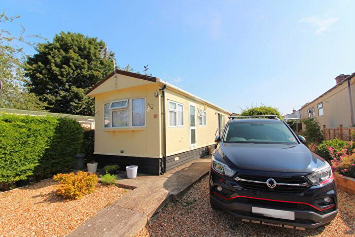 2 Bedroom Park Home For Sale In Hillside Park, Limekiln Lane, Baldock, SG7