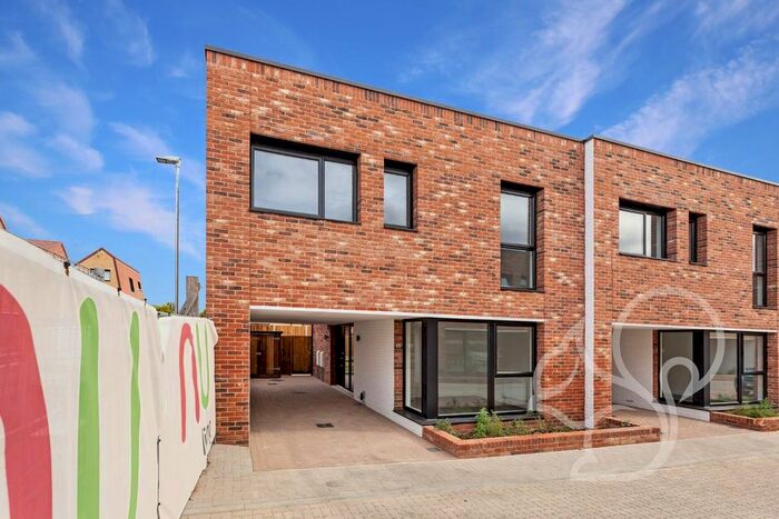 2 Bedroom Property To Rent In Turing Link, Basildon, SS14