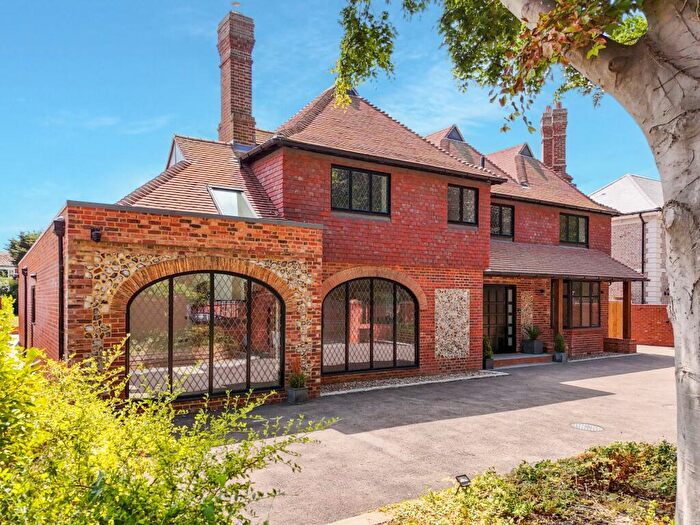 4 Bedroom Detached House For Sale In Lanthorne Road, Broadstairs, CT10