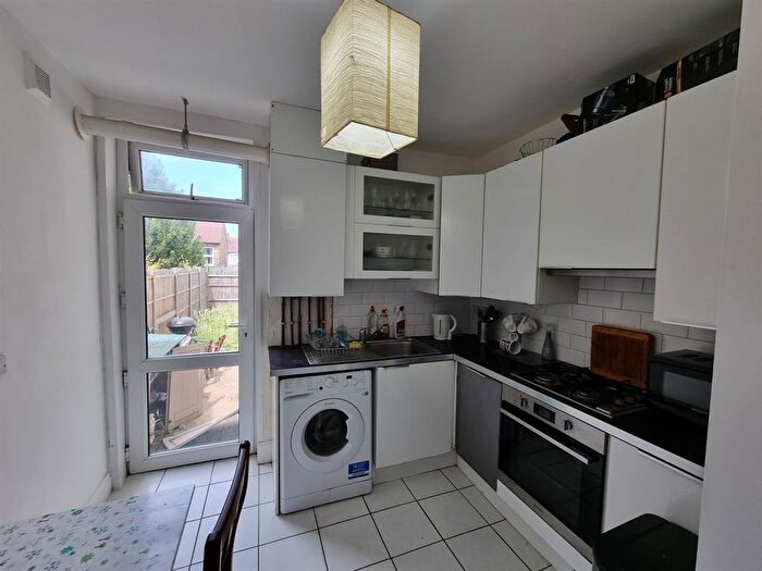 2 Bedroom Flat To Rent In Fairholme Road, , Croydon, CR0