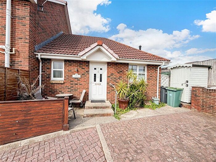 1 Bedroom Semi-Detached Bungalow For Sale In Summerhill Close, Sandown, Isle Of Wight, PO36