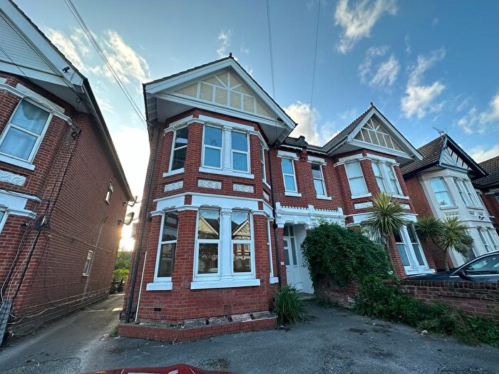 1 Bedroom Flat To Rent In Thornbury Avenue, Southampton, Hampshire, SO15