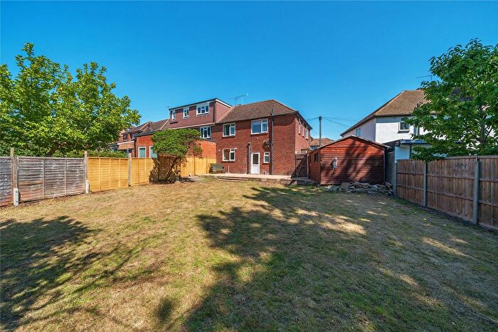 3 Bedroom Semi-Detached House For Sale In Lockesley Drive, Orpington, BR5