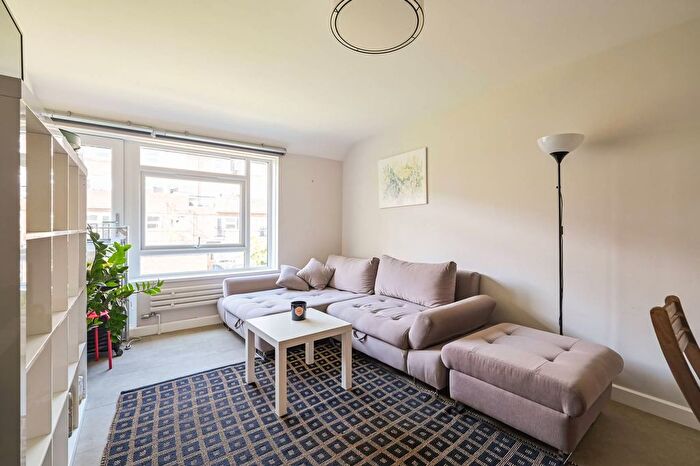 1 Bedroom Flat For Sale In Wheeler Gardens, King's Cross, London, N1