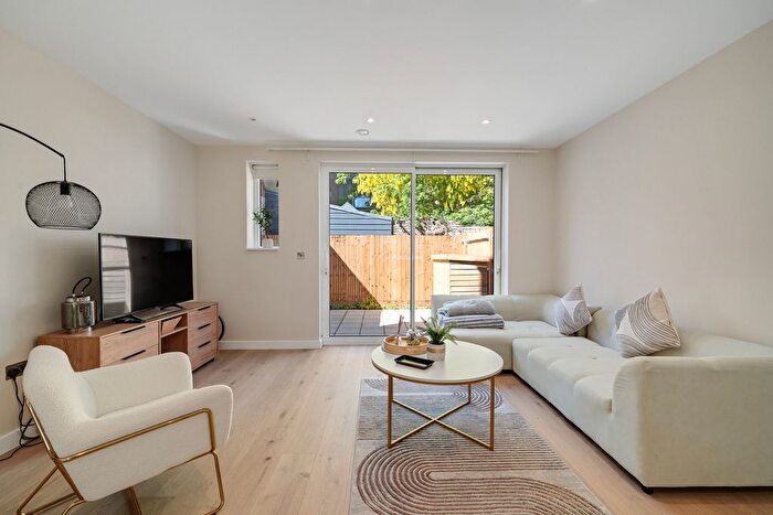 1 Bedroom Flat For Sale In Unit A The Warwick, Ealing, W5