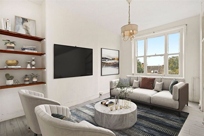 2 Bedroom Flat To Rent In Earls Court Square, Earls Court, SW5