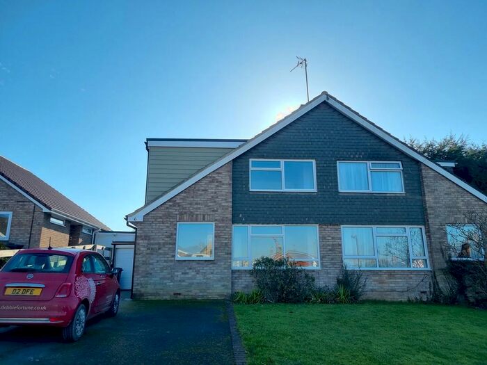 4 Bedroom Semi-Detached House To Rent In Whitehouse Road, Claverham, BS49