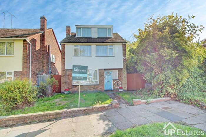 3 Bedroom Detached House For Sale In Princethorpe Way, Ernesford Grange, Binley, Coventry, CV3
