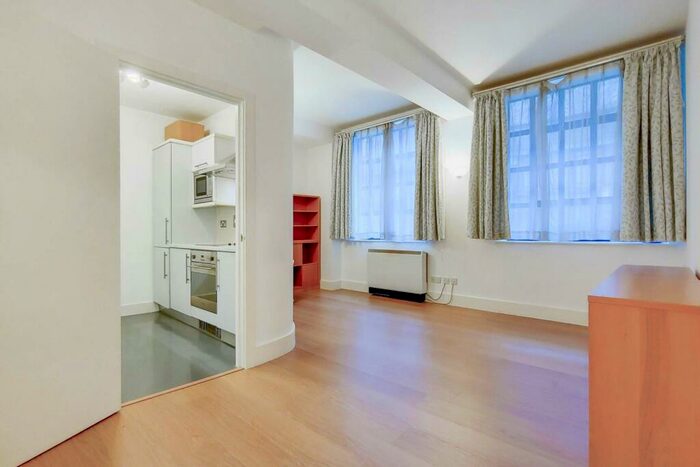 1 Bedroom Maisonette To Rent In Masons Yard, Clerkenwell, London, EC1V