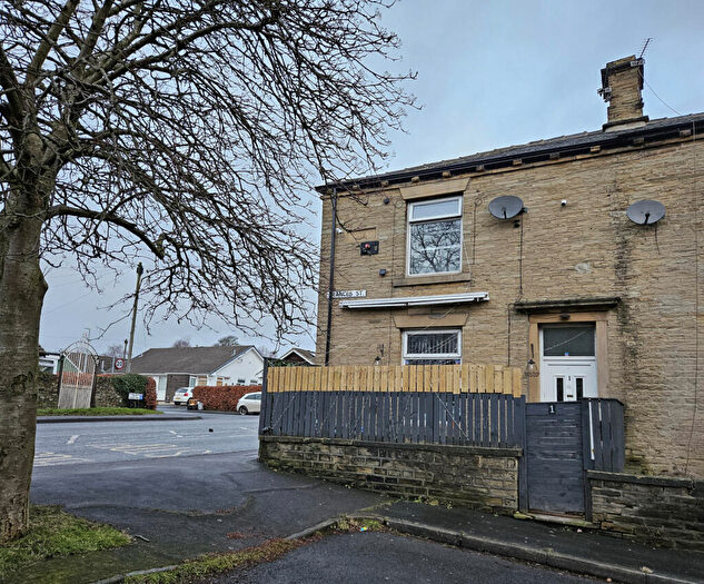 2 Bedroom End Of Terrace House To Rent In Brighouse, West Yorkshire, HD6