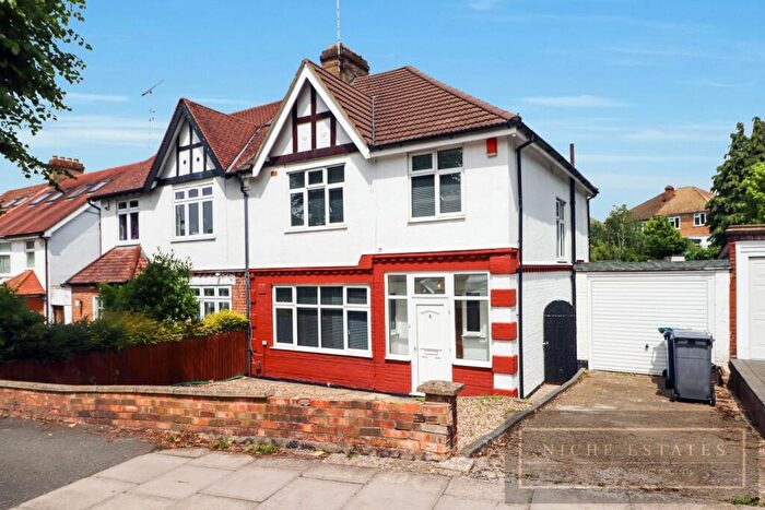 3 Bedroom Semi-Detached House To Rent In Fursby Avenue, West Finchley, London, N3