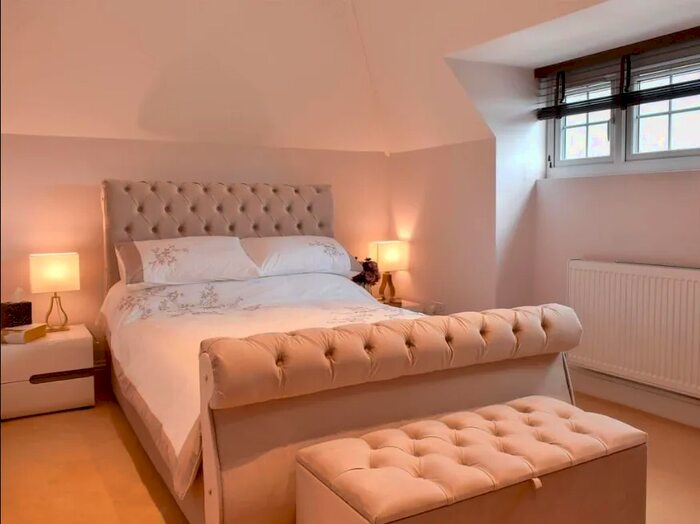 6 Bedroom Detached House To Rent In Green Lane, Edgware, HA8