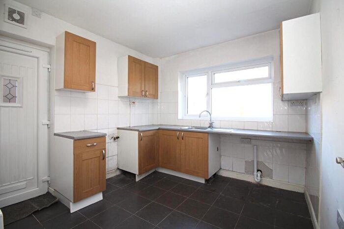 2 Bedroom Bungalow For Sale In Stambridge Road, Clacton-on-Sea, CO15