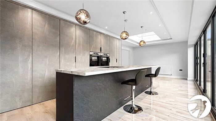 5 Bedroom Semi Detached House To Rent In Midfield Way, Orpington, BR5