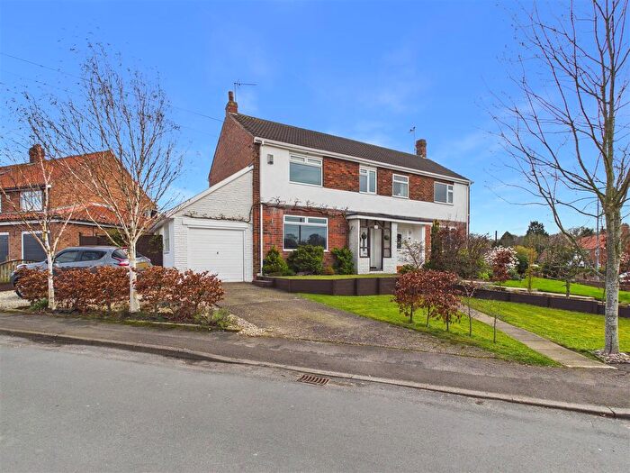3 Bedroom Semi Detached House For Sale In Corby Park, North Ferriby, HU14