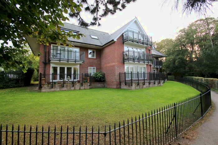 2 Bedroom Apartment To Rent In The Wharf, Pangbourne, Reading, RG8