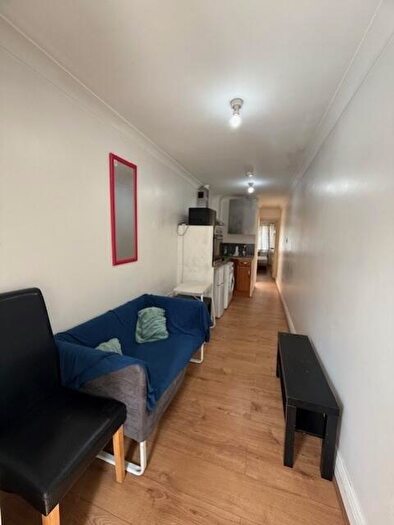 1 Bedroom Flat To Rent In Preston Way, Harrow, Middlesex, HA3