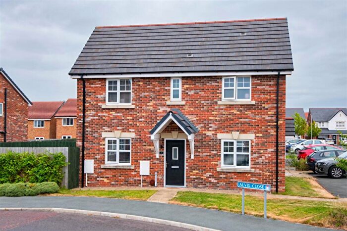 3 Bedroom Semi-Detached House For Sale In Alvis Close, Farington, Leyland, PR25