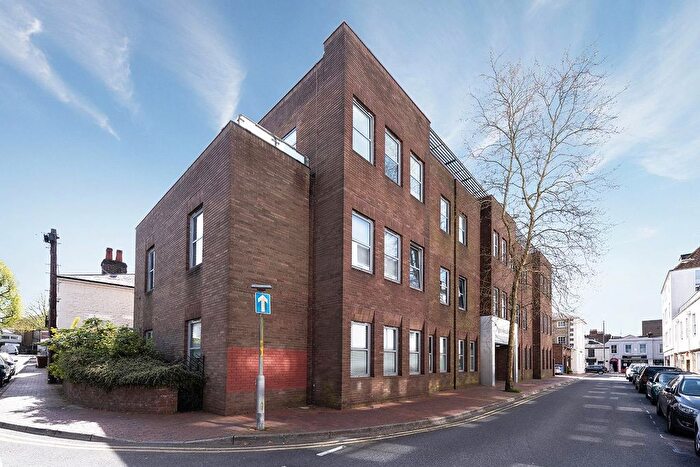 2 Bedroom Flat For Sale In Calverley Street, Tunbridge Wells, TN1