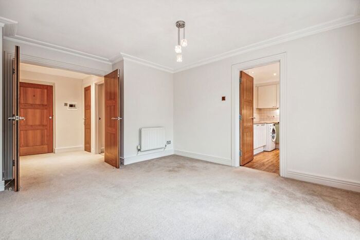 1 Bedroom Flat For Sale In Oriel Drive, Barnes, SW13