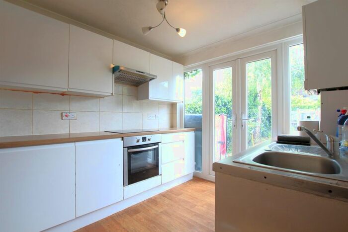 4 Bedroom Terraced House To Rent In Sutton Hall Road, Heston, TW5