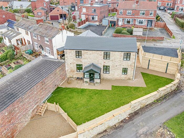 4 Bedroom Detached House For Sale In West Wells Road, Ossett, WF5