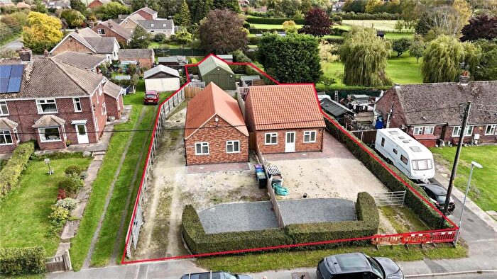 4 Bedroom Bungalow For Sale In Willingham Road, Kexby, Lincolnshire, DN21