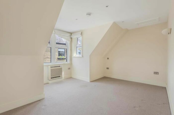 1 Bedroom Flat To Rent In Church Street, Rickmansworth WD3