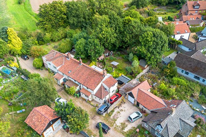 2 Bedroom Cottage For Sale In The Loke, Thorpe Market, NR11