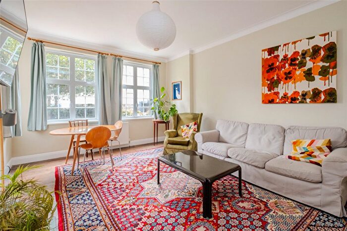 2 Bedroom Flat For Sale In Leigham Avenue, London, SW16