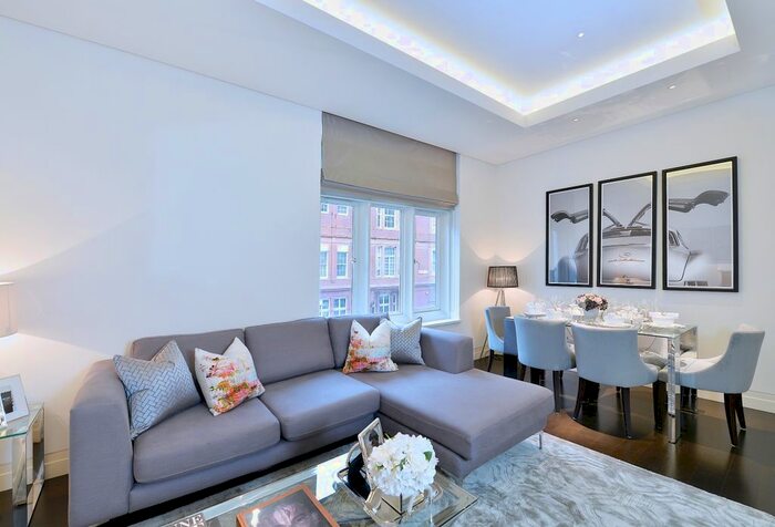 2 Bedroom Flat To Rent In Green Street, London, W1K