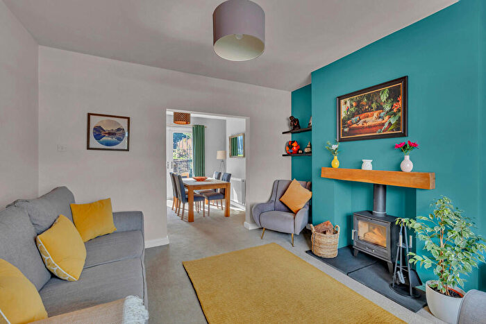 3 Bedroom Semi-Detached House For Sale In Dale Avenue, Todmorden, OL14