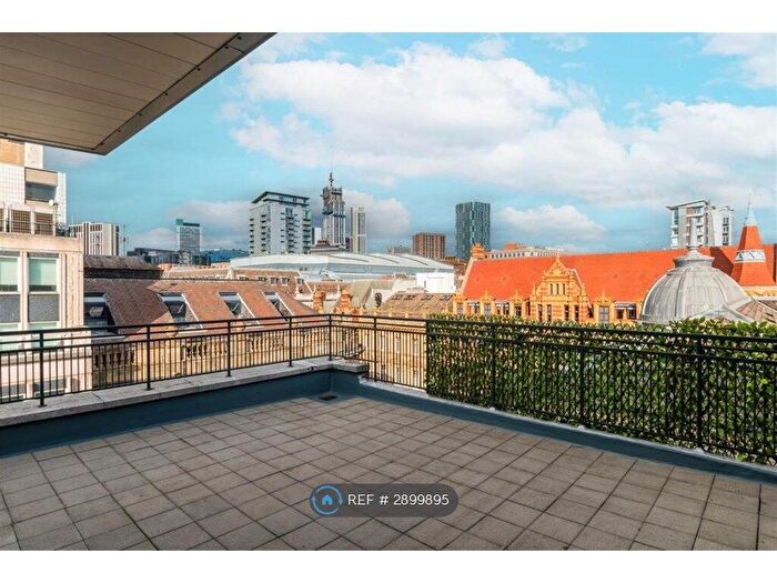 2 Bedroom Flat To Rent In South Parade, Leeds, LS1